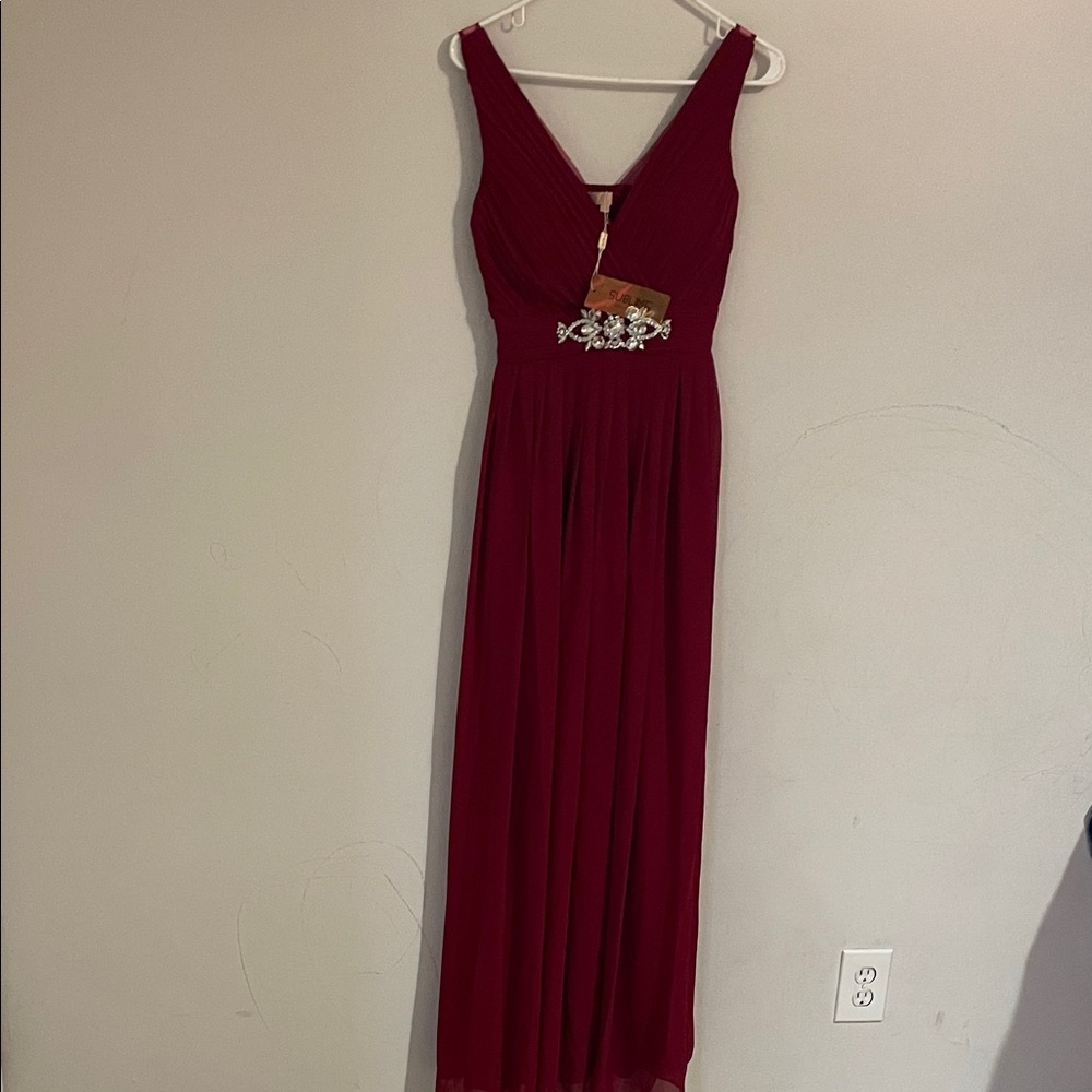 Chic Maroon Maxi Dress with Embellished Waist